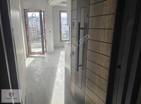 Cumhuriyet Mahallesi, Melet Projesi Yakınında Satılık 1+1 Daire