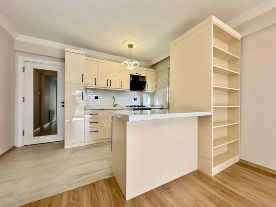 ꧁ay Emlaktan꧂akçay Merkezde Amerikan Mutfak Ön Cephe Denize Yakın Arakat Satılık 2+1 Daire