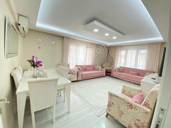 Üçevler'de Harika Konumda Kat Mülkiyetli Ara Kat Köşe 2+1 Daire