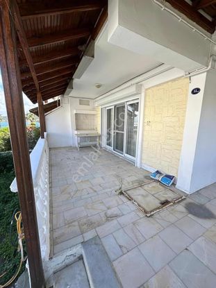 Yenifoça Burunucunda Denize 50m Bahçeli Müstakil Dubleks