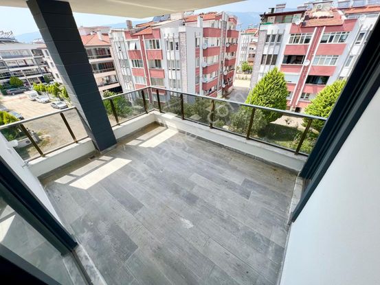 ꧁ay Emlaktan꧂akçay'da Kapalı Otoparklı Çift Asansörlü Köşe Ön Cephe Satılık 2+1 Sıfır Lüks Daire