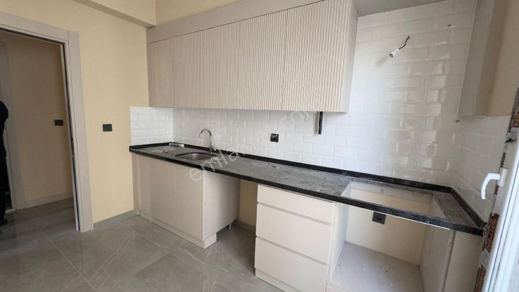 Ra Gayrimenkul Atatürk Mh Site İçerisinde Satılık Daire