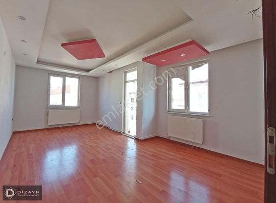 Emek Mahallesinde Doğalgazlı 2+1 Katta Daire