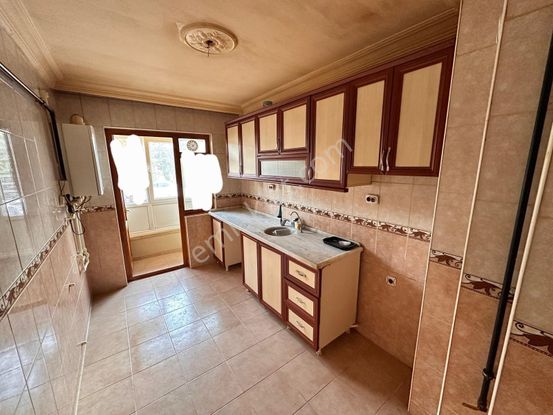 Karapürçek. Köroglu Parkı Elfida Cafe Yakını 2+1 Y.giriş A.daire Var