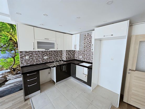 Şeref Emlaktan Cadde Üstü Ön Cephe Ara Kat Otoparklı 2+1 Daire