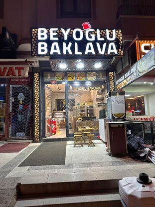 Pursaklar'da Devren Baklava 'cı Belediye Cad