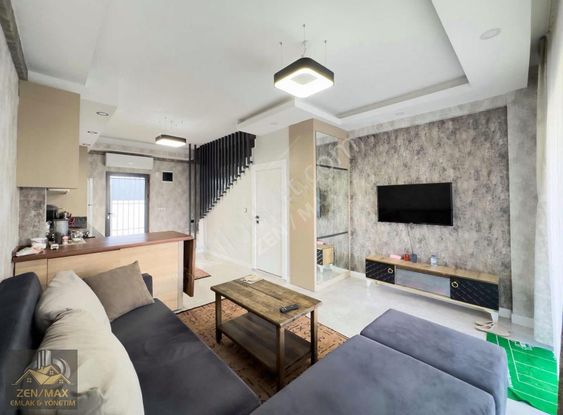 Side'de Site İçinde 2+1 Bahçe Teraslı Havuzlu Köşe Villa