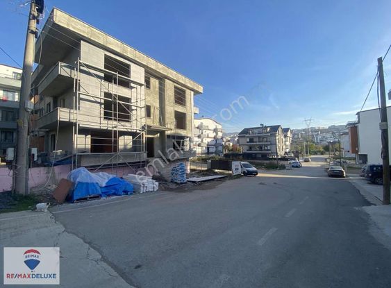 Başiskele Yeşilyurtta Bahçe Kullanımlı Satılık 2+1 B.dubleks