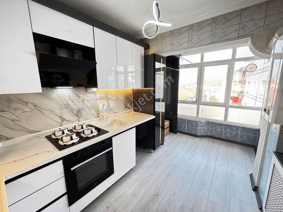 Sincan Pınarbaşı Mah 13 Yıllık Asansörlü 3+1 Satılık Daire