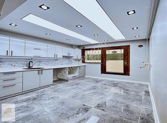 Lüks Mimari Tasarımlı Geniş Kullanımlı Satılık 3+1bahçe Katı