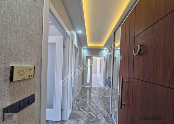 Birlik Mahallesi 467. Cadde Üzeri Katta 3+1 Satılık Full Yapılı Özel Mimari Daire .......