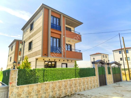 Kartallar'dan Büyük Müstakil Villa.geniş Salon Ferah Odalı 4+1.