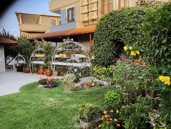 Hatay Karaağaç Melis Sitesinde Satılık Lüks 5+1 Villa