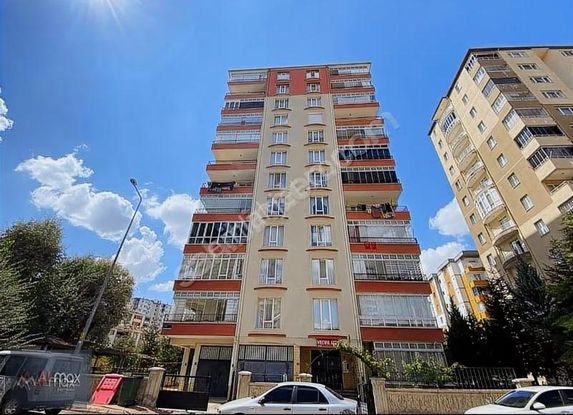 Mihtatpaşa Mahlesinde 3+1 Satlık Kombili Daire