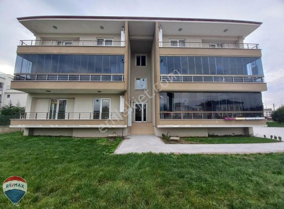 Remax Mavi-yenistad Kerkük Cadde Üzeri Arda4 Sitesi Arakat 2+1