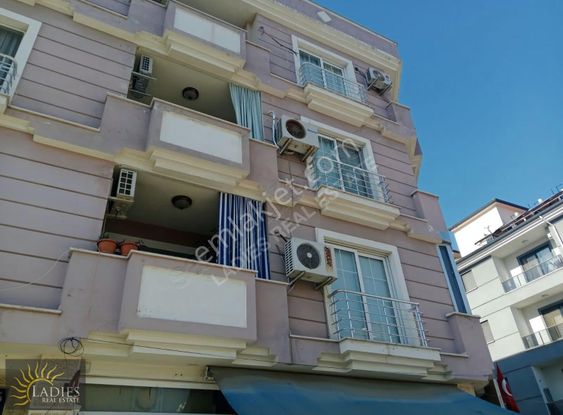 Dalaman Merkezde 3+1 Kapali Mutfak Eşyalı Satilik Daire