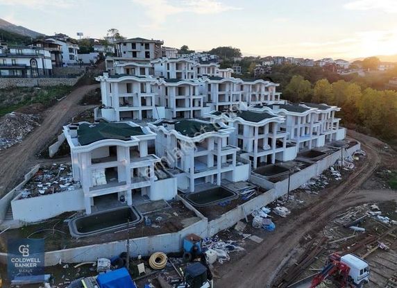 Cb Elexus | Bahçecikte Lüks Asansörlü, Deniz Manzaralı 5+2 Villa