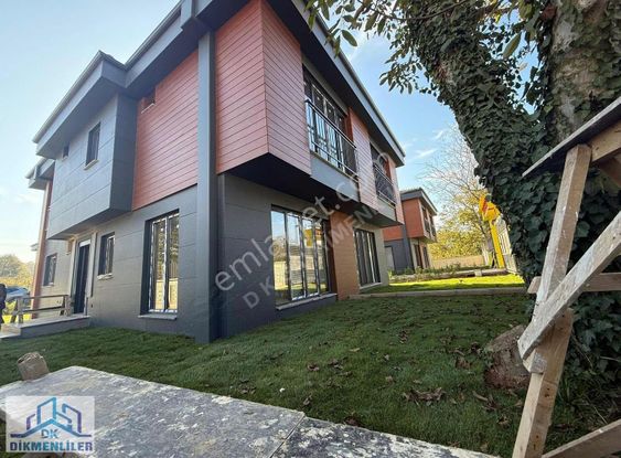 Dk Gayrımenkulden Ortak Havuzlu Sitede Müstakil Bahçeli 3+1villa