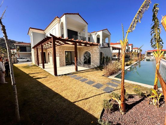 🏡 Kuşadası Davutlar Termal Bölgesi’nde Muhteşem 3+1 Villa Fırsatı!