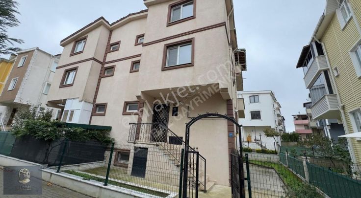 Hürriyet Mh. 5+1 Site İçerisinde Çift Mutfaklı Villa