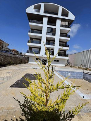 Alanya Payallar Ayrı Mutfak Deniz Manzaralı Satılık 2+1