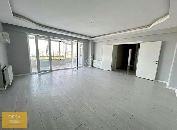 Deka Gayrimenkul'den Balaçta Kiralık 3+1 Deniz Manzaralı Daire