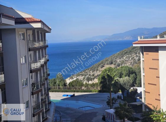 Kuşadası Ramada Suıtes'te Satılık Deniz Manzaralı 3+1 Çatıdublex