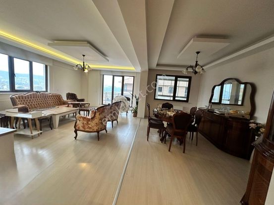 Yeni Mahalle'de Yeni Bina 5+1 Dubleks Daire