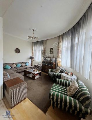 Sultanahmet Küçük Ayasofya Caddesin De 1+1 Satılık Köşe Daire