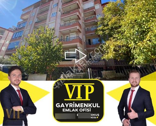 Vip Gayrimenkul'den Çarşı Merkezinde 1.kat 3+1 Daire
