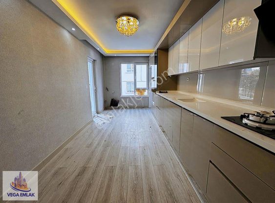 Vega Emlaktan Lüks Yapılı Yıldız Göbek Yakını Sıfır 3+1 Daire
