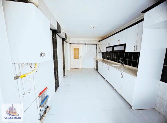 Vega Emlaktan Katta Masrafsız 3+1 Ön Cephe Kiralık Daire