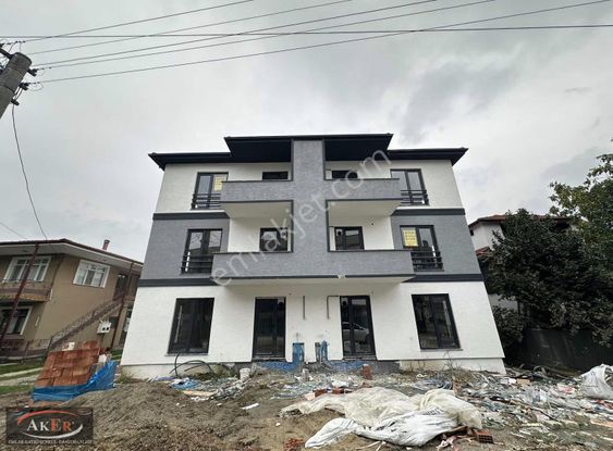 Aker Emlaktan Ada Caddesi Arkası 2+1