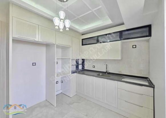 Necaroğullarından Cezaevi Karşısı Livia