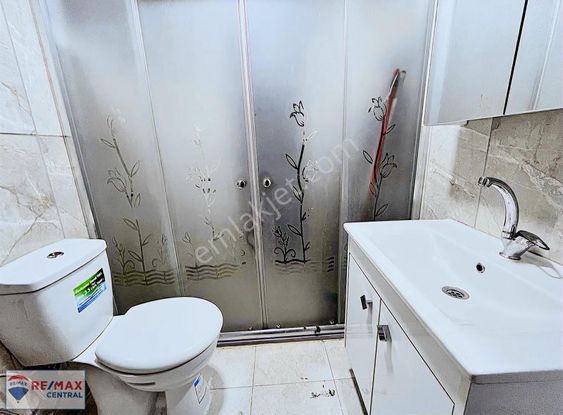 Remax Centralden Çarşı İçinde Satılık 2+1