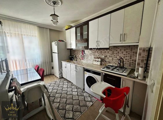 Şah'tan M.kemal Mah'de Cadde Üzeri Önü Açık 3+1 Satılık Daire