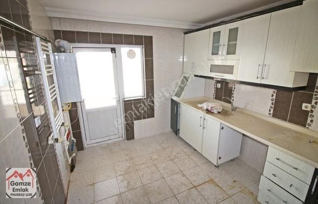 Gamze Emlak'tan Malazgirt'te^köşe Bina^ön Cephe^geniş M2 Daire!