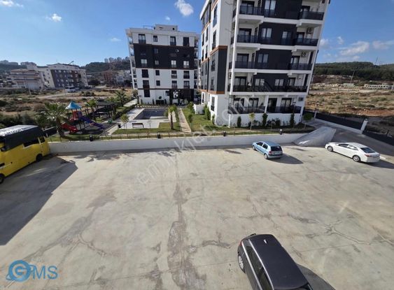 F.çakmak Mah.de 1+1 Arakat Havuzlu Güvenlikli Lüks Daire