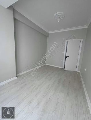 Sefaköy Ara Kat 2+1 Satılık Ferah Daire Merkezi Konumlu Fırsat!!