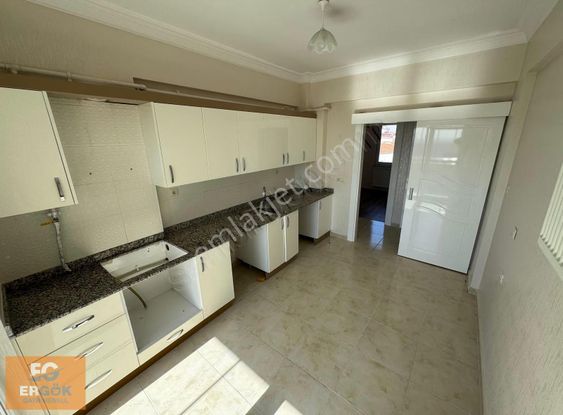 Şahintepe Mahallesinde 2+1 Kiralık Cephesi Açık Bakımlı Daire