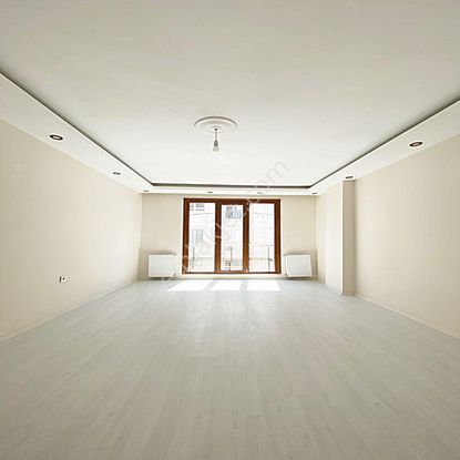 Esenyurt Yeşilkent Mah Tek Daire Üzeri Çift Balkonlu Yeni Bina