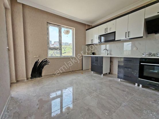 Karakaya'da Katta Sıfır Katta Full Yapılı 3+1 Daire