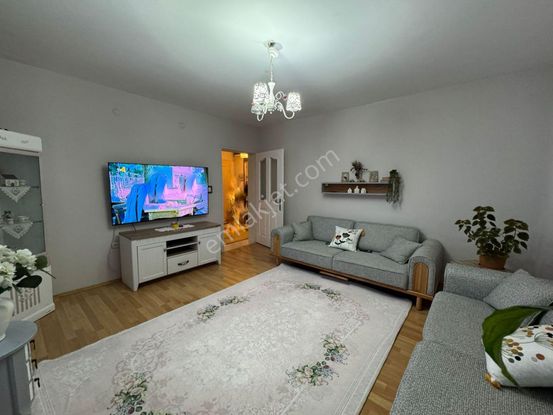 Mertcan'dan Aydos Caddesi Üzerinde Güvenlikli Sitede İskanlı 2+1