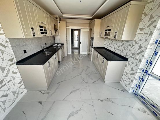 Sincan Saraycık Mah 4+1 Ara Kat E.banyolu Giyinme O. Sıfır Daire