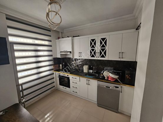 Uzaydan Yeditepede Satılık Fırsat Daire