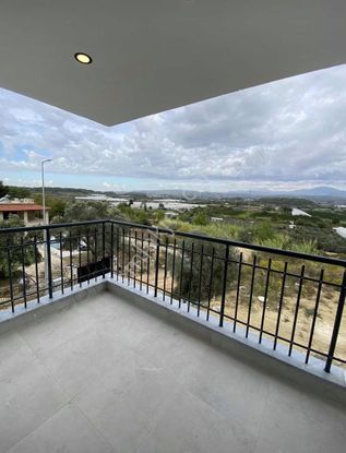 Sarılar Mahallesi'nde 2 + 1 Ara Kat Asansörlü Havuzlu Satılıktır