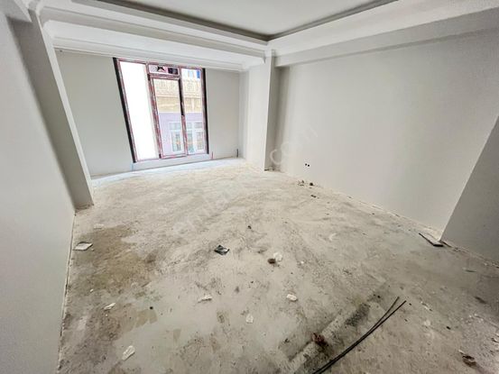 İmren Gayrimenkulden Satılık 2+1 95 M2 Caddeye Yakın Satılık Sıfır Daire