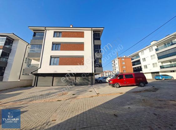 Turyap Söğütönünden 71 Evlerde Özel Garajlı Çift Balkonlu Daire