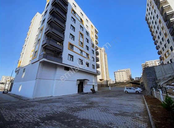 Karaköprü Doğukent'te 2. 35 Mt Yolu Ana Cd Üstünde 2+1 Daireler