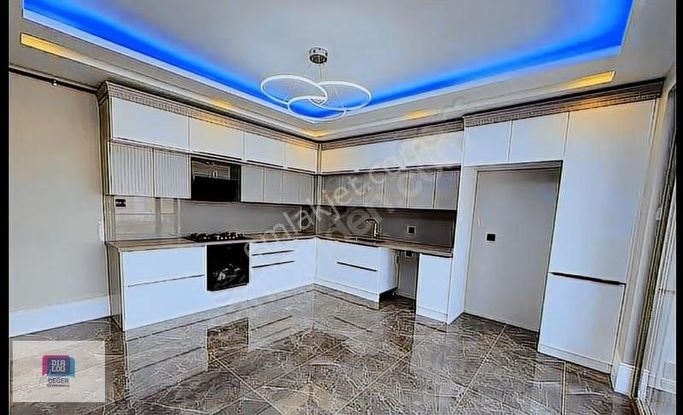 Değer'den Bilkent Karşısı Gri Erhilal'de 4+1 Acil Satılık Daire!